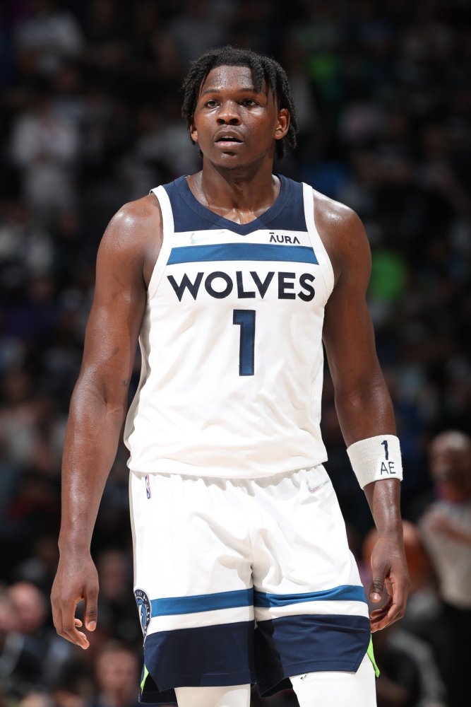 都醒醒！火箭众将半场集体迷失：狄龙7中2 阿门6中0 杰伦11中4